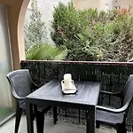 Joli Avec Parking Prive Apartment *