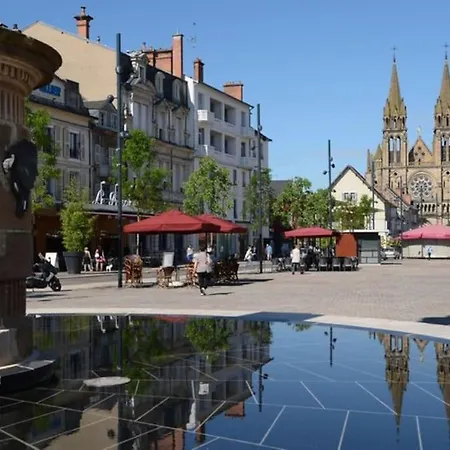 Joli Avec Parking Prive Lejlighed