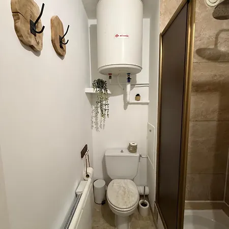 Joli Avec Parking Prive Lejlighed