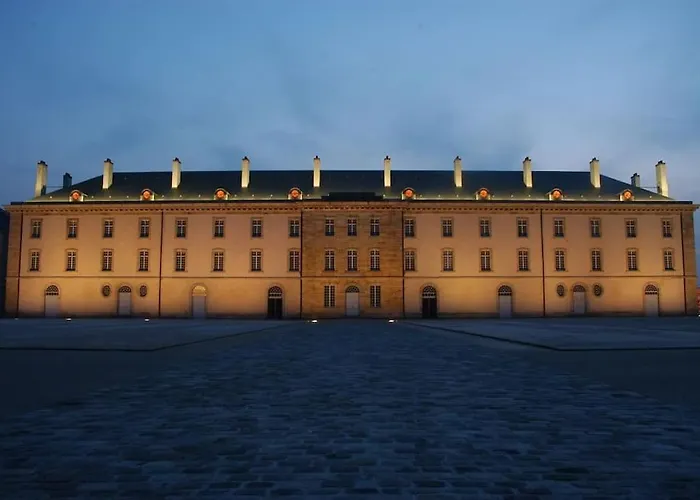 Joli Avec Parking Prive Moulins (Allier)