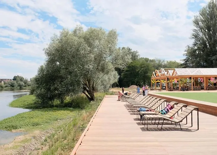 Joli Avec Parking Prive Moulins (Allier)